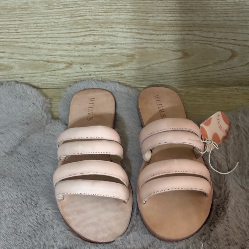 WU HAUS |
NATURAL SANDAL